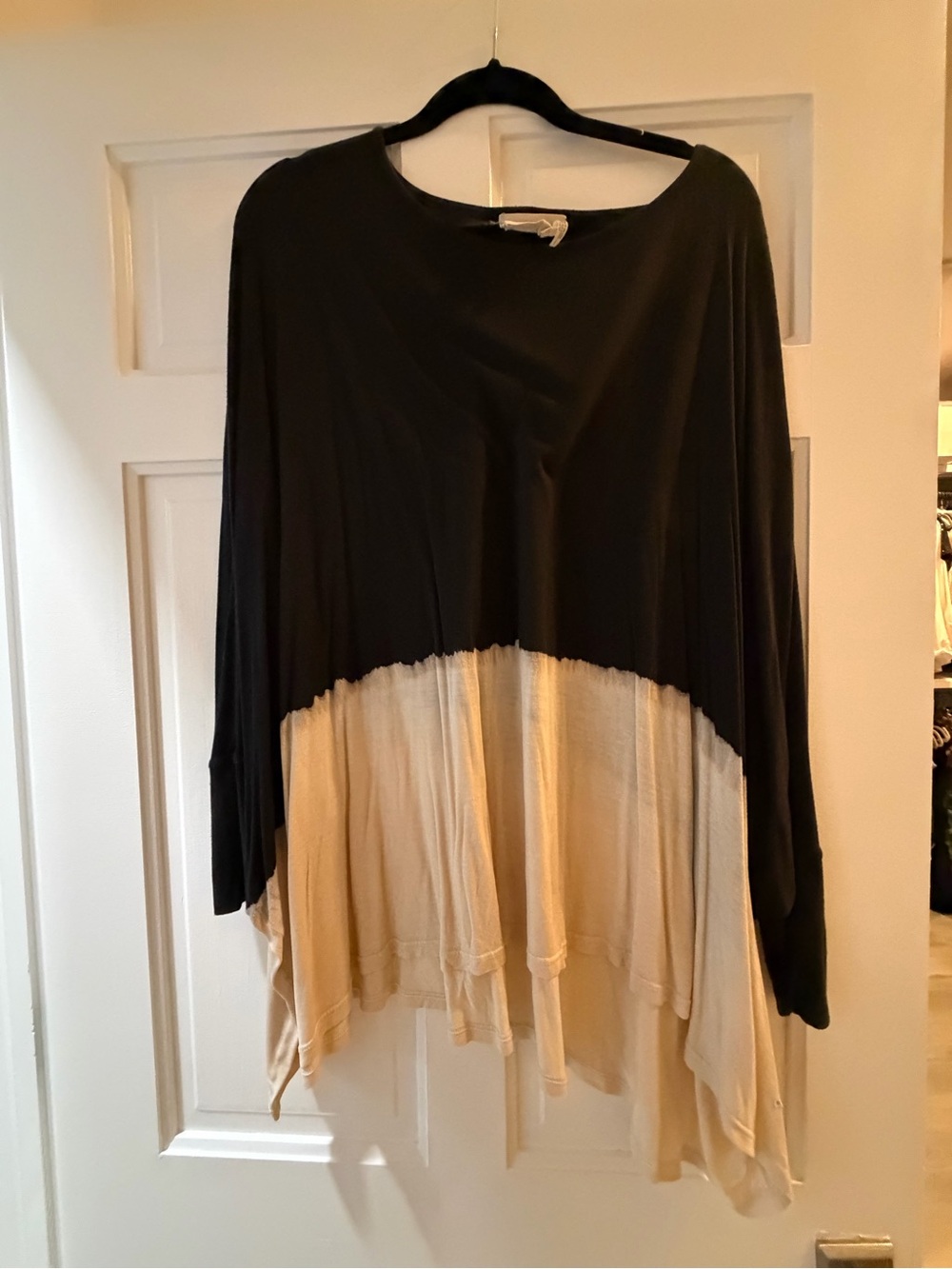 Alice+Olivia black and Cream Two-Tone Oversized Tunic, size xs